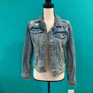 ⭐️ Zara ripped distressed jean jacket in size xs